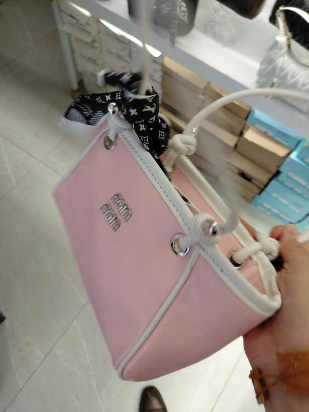 کیف زنانه دستی و دوشی مدل Miu چرم شرانگ عکس 4